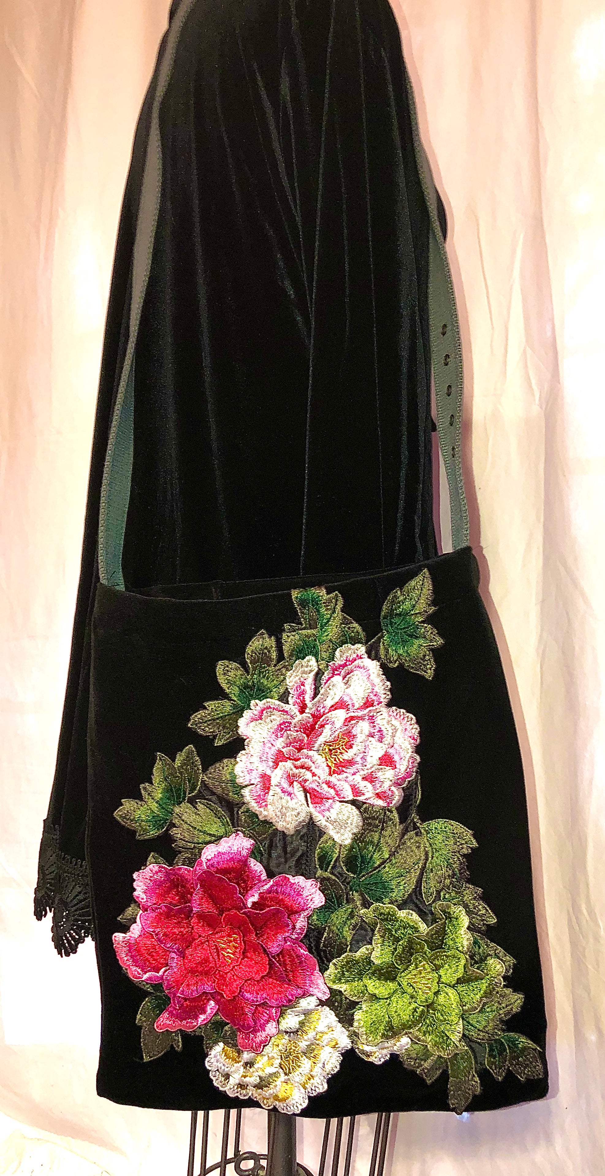 Velvet Handbag w/ 3D Appliqué